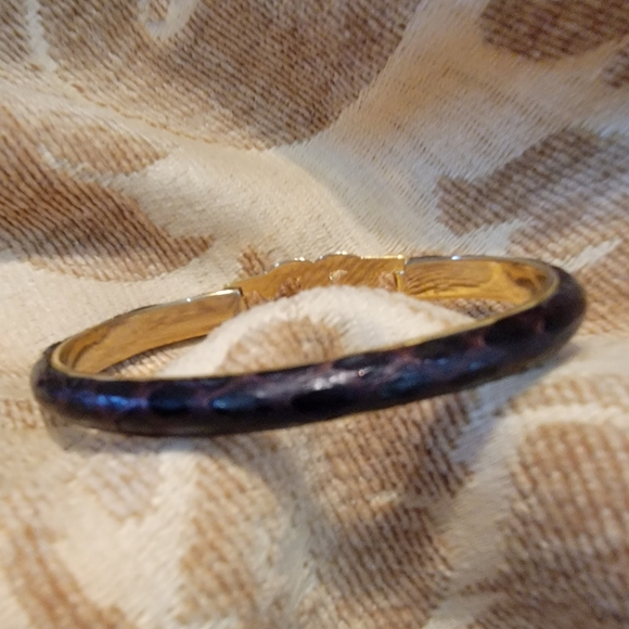 COPY - Authentic GUCCI Vintage Snakeskin Gold Plated Bangle Bracelet - Picture 3 of 4